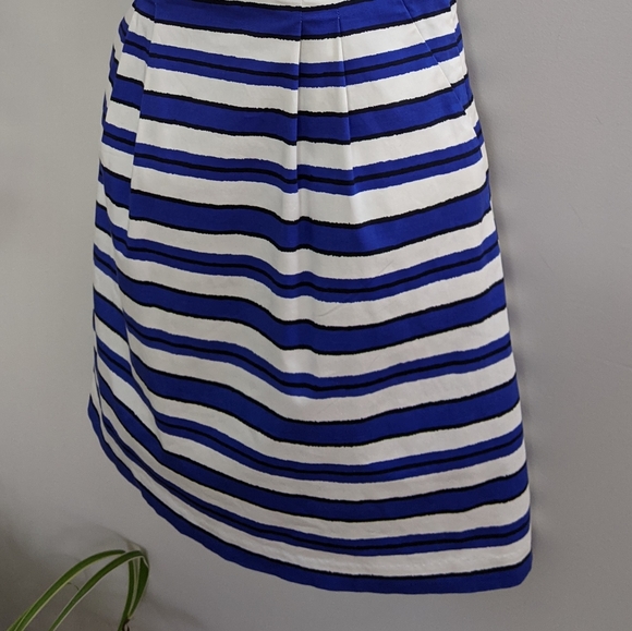 Gap Fit & Flare Dress - Picture 3 of 8